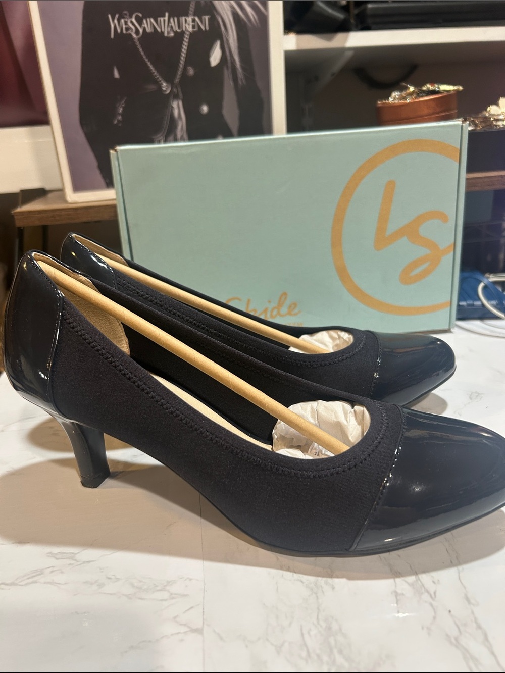 Life Stride Black Patent Toe Mid-Heel Pumps